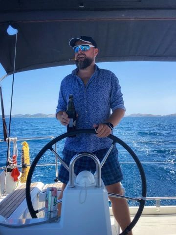 Resilience in Business: Why You Need Strong Nerves (and a Sense of Humor) in a Managerial Position